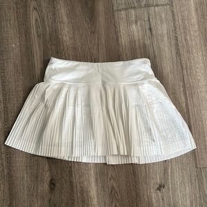 Lululemon pleated skirt size 2